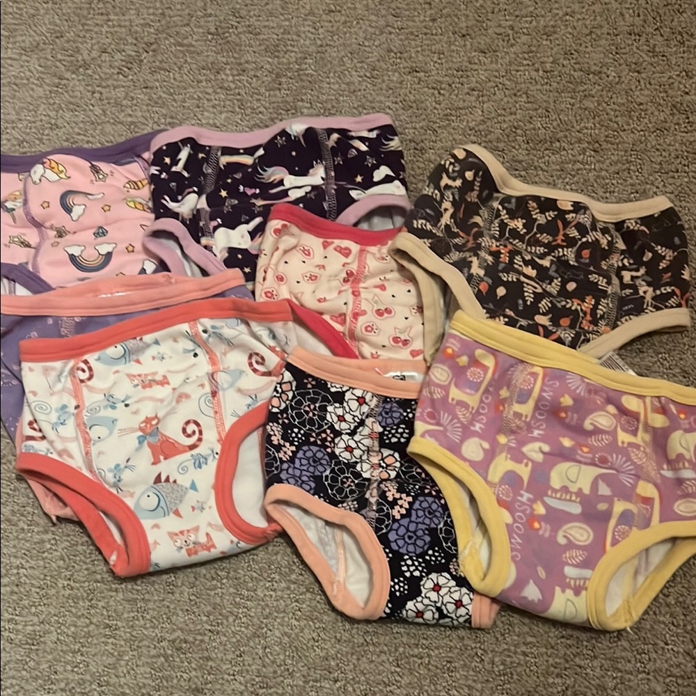 8pairs of potty training undies